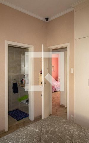 Casa à venda com 250m², 3 quartos e 3 vagas Casa à venda com 250m², 3 quartos e 3 vagasQuarto 2