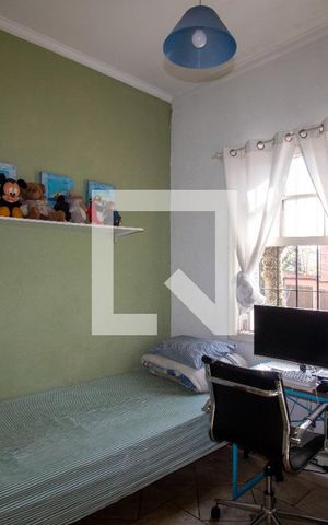 Casa à venda com 250m², 3 quartos e 3 vagas Casa à venda com 250m², 3 quartos e 3 vagasQuarto 1