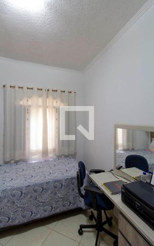 Casa à venda com 300m², 5 quartos e 6 vagas Casa à venda com 300m², 5 quartos e 6 vagasQuarto 1
