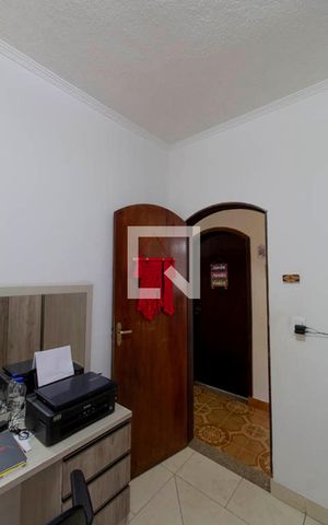 Casa à venda com 300m², 5 quartos e 6 vagas Casa à venda com 300m², 5 quartos e 6 vagasQuarto 1