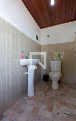 Casa à venda com 300m², 5 quartos e 6 vagas Casa à venda com 300m², 5 quartos e 6 vagasLavabo Área Gourmet