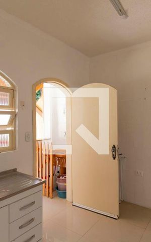 Casa à venda com 300m², 5 quartos e 6 vagas Casa à venda com 300m², 5 quartos e 6 vagasCozinha Fundos