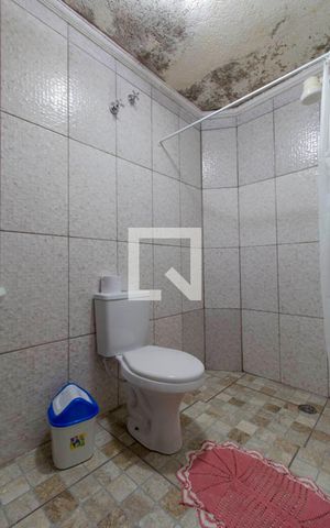 Casa à venda com 300m², 5 quartos e 6 vagas Casa à venda com 300m², 5 quartos e 6 vagasBanheiro Externo