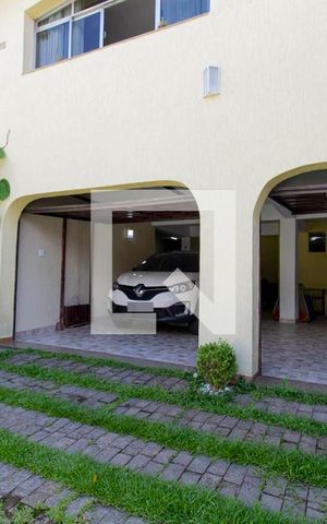 Casa à venda com 300m², 5 quartos e 6 vagas Casa à venda com 300m², 5 quartos e 6 vagasGaragem