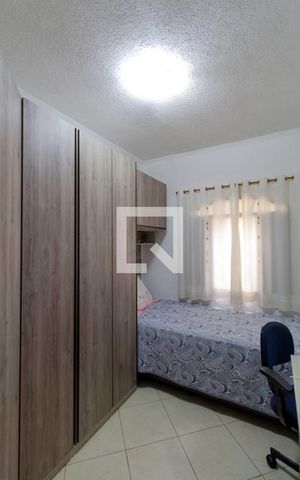 Casa à venda com 300m², 5 quartos e 6 vagas Casa à venda com 300m², 5 quartos e 6 vagasQuarto 1