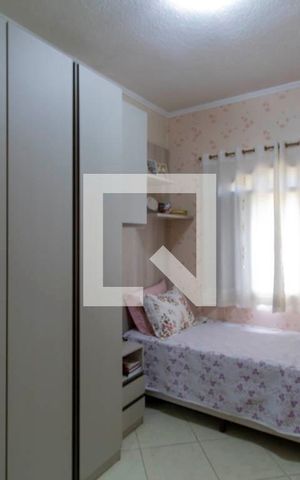 Casa à venda com 300m², 5 quartos e 6 vagas Casa à venda com 300m², 5 quartos e 6 vagasQuarto 2