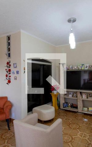 Casa à venda com 300m², 5 quartos e 6 vagas Casa à venda com 300m², 5 quartos e 6 vagasSala