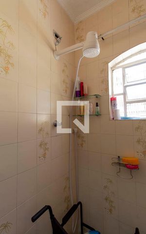 Casa à venda com 300m², 5 quartos e 6 vagas Casa à venda com 300m², 5 quartos e 6 vagasBanheiro Suíte