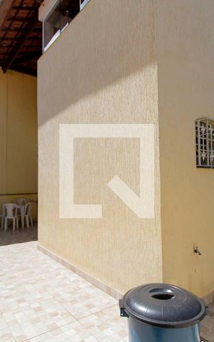 Casa à venda com 300m², 5 quartos e 6 vagas Casa à venda com 300m², 5 quartos e 6 vagasPiscina
