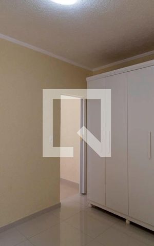 Casa à venda com 300m², 5 quartos e 6 vagas Casa à venda com 300m², 5 quartos e 6 vagasQuarto 2 Fundos