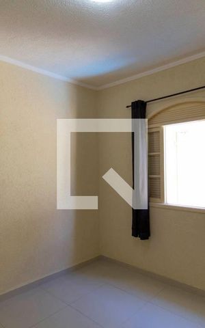Casa à venda com 300m², 5 quartos e 6 vagas Casa à venda com 300m², 5 quartos e 6 vagasQuarto 2 Fundos