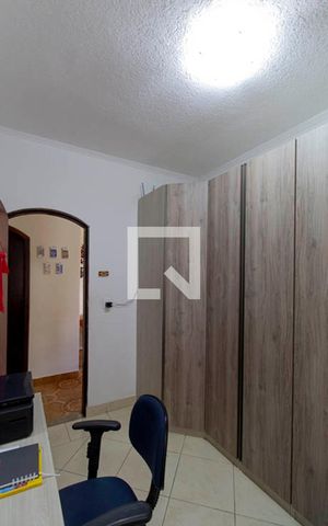 Casa à venda com 300m², 5 quartos e 6 vagas Casa à venda com 300m², 5 quartos e 6 vagasQuarto 1