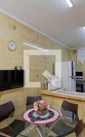 Casa à venda com 300m², 5 quartos e 6 vagas Casa à venda com 300m², 5 quartos e 6 vagasCozinha