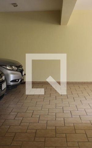 Casa à venda com 583m², 4 quartos e 6 vagas Casa à venda com 583m², 4 quartos e 6 vagasGaragem
