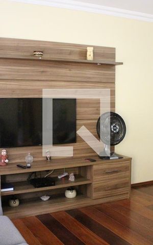 Casa à venda com 583m², 4 quartos e 6 vagasSala