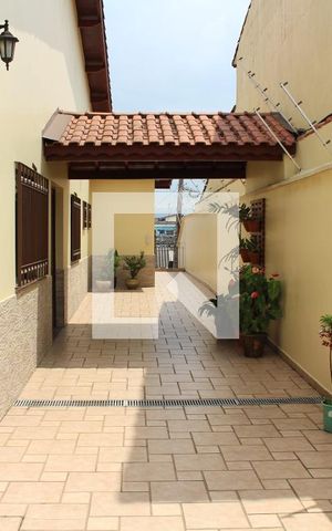 Casa à venda com 583m², 4 quartos e 6 vagasQuintal
