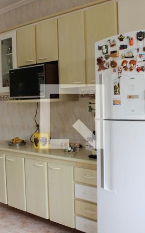 Casa à venda com 583m², 4 quartos e 6 vagas Casa à venda com 583m², 4 quartos e 6 vagasCozinha