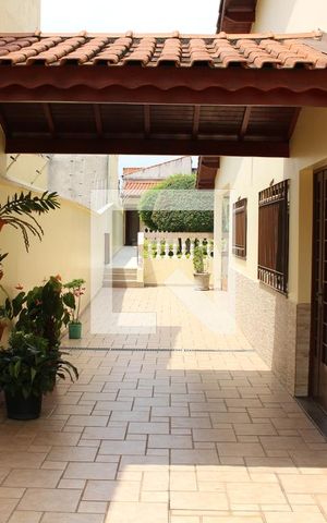 Casa à venda com 583m², 4 quartos e 6 vagasQuintal