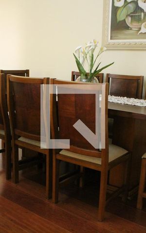 Casa à venda com 583m², 4 quartos e 6 vagasSala