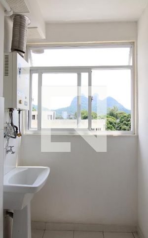 Apartamento à venda com 63m², 3 quartos e 1 vagaÁrea de serviço