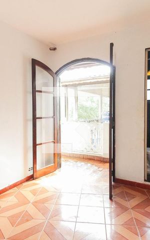 Casa para alugar com 100m², 2 quartos e sem vaga Casa para alugar com 100m², 2 quartos e sem vagaSuíte