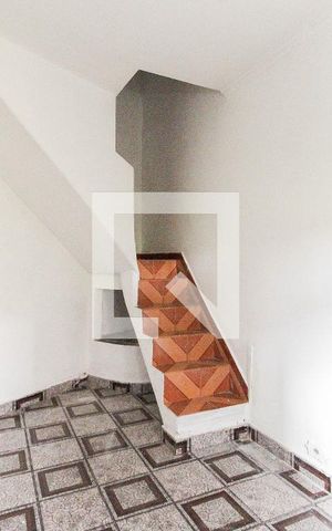 Casa para alugar com 100m², 2 quartos e sem vaga Casa para alugar com 100m², 2 quartos e sem vagaSala