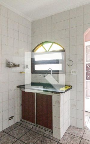Casa para alugar com 100m², 2 quartos e sem vaga Casa para alugar com 100m², 2 quartos e sem vagaCozinha