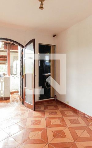 Casa para alugar com 100m², 2 quartos e sem vaga Casa para alugar com 100m², 2 quartos e sem vagaSuíte