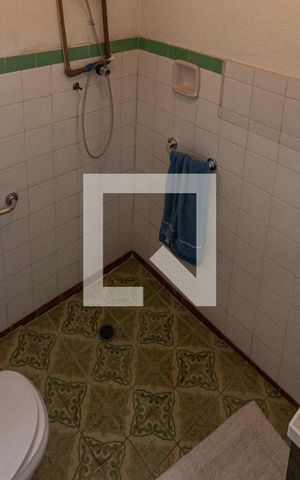 Casa à venda com 300m², 4 quartos e 3 vagas Casa à venda com 300m², 4 quartos e 3 vagasBanheiro 1
