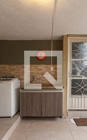 Casa à venda com 300m², 4 quartos e 3 vagas Casa à venda com 300m², 4 quartos e 3 vagasÁrea de Serviço