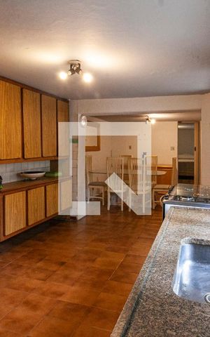 Casa à venda com 300m², 4 quartos e 3 vagas Casa à venda com 300m², 4 quartos e 3 vagasCozinha 2