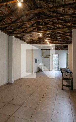 Casa à venda com 300m², 4 quartos e 3 vagas Casa à venda com 300m², 4 quartos e 3 vagasSala de jogos