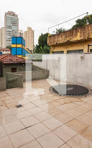 Casa à venda com 300m², 4 quartos e 3 vagas Casa à venda com 300m², 4 quartos e 3 vagasQuintal