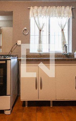 Casa à venda com 300m², 4 quartos e 3 vagas Casa à venda com 300m², 4 quartos e 3 vagasCozinha 2