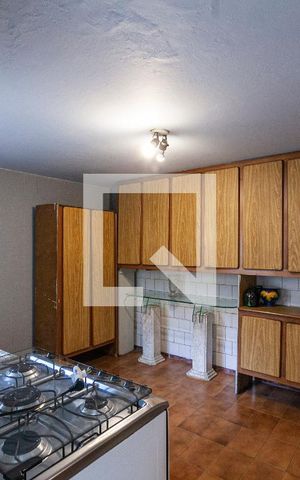 Casa à venda com 300m², 4 quartos e 3 vagas Casa à venda com 300m², 4 quartos e 3 vagasCozinha 2