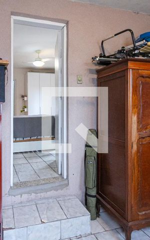 Casa à venda com 300m², 4 quartos e 3 vagas Casa à venda com 300m², 4 quartos e 3 vagasCloset do quarto 2