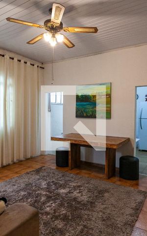 Casa à venda com 300m², 4 quartos e 3 vagas Casa à venda com 300m², 4 quartos e 3 vagasSala 1