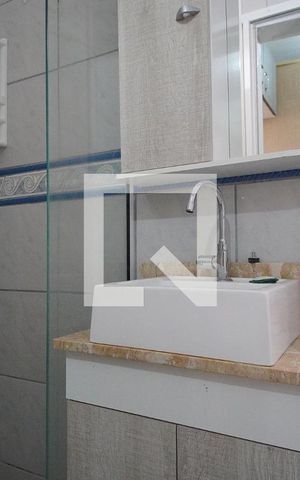 Apartamento para alugar com 60m², 2 quartos e sem vagaBanheiro