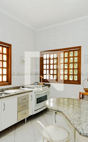 Casa à venda com 275m², 3 quartos e 3 vagasCozinha