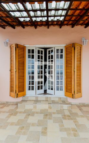 Casa à venda com 275m², 3 quartos e 3 vagasVaranda da Suíte 1