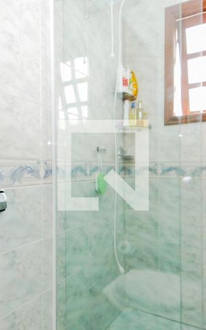Casa à venda com 275m², 3 quartos e 3 vagasBanheiro da Suíte 2
