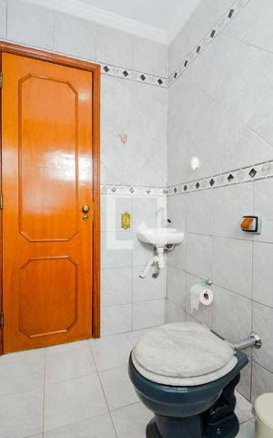 Casa à venda com 275m², 3 quartos e 3 vagasBanheiro da Suíte 3