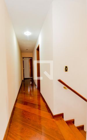 Casa à venda com 275m², 3 quartos e 3 vagasCorredor dos Dormitórios 