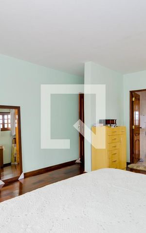 Casa à venda com 275m², 3 quartos e 3 vagasSuíte 1