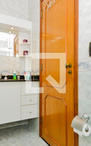 Casa à venda com 275m², 3 quartos e 3 vagasBanheiro da Suíte 2