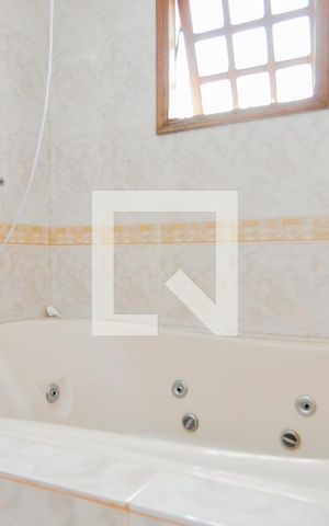 Casa à venda com 275m², 3 quartos e 3 vagasBanheiro da Suíte 1