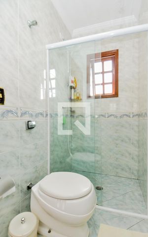Casa à venda com 275m², 3 quartos e 3 vagasBanheiro da Suíte 2