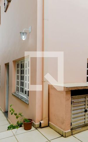 Casa à venda com 275m², 3 quartos e 3 vagasCorredor Lateral 