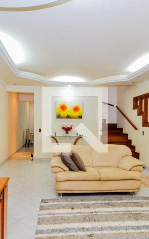 Casa à venda com 275m², 3 quartos e 3 vagasSala