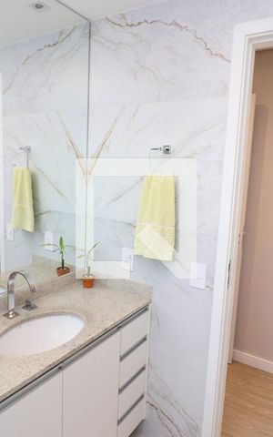 Apartamento à venda com 69m², 3 quartos e 1 vaga Apartamento à venda com 69m², 3 quartos e 1 vagaBanheiro da Suíte